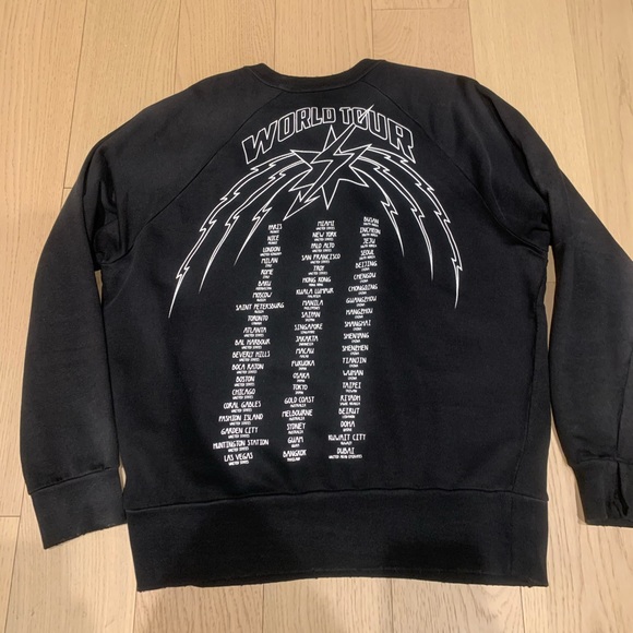 Givenchy world tour sweatshirt sweater size xl used black - Picture 2 of 8